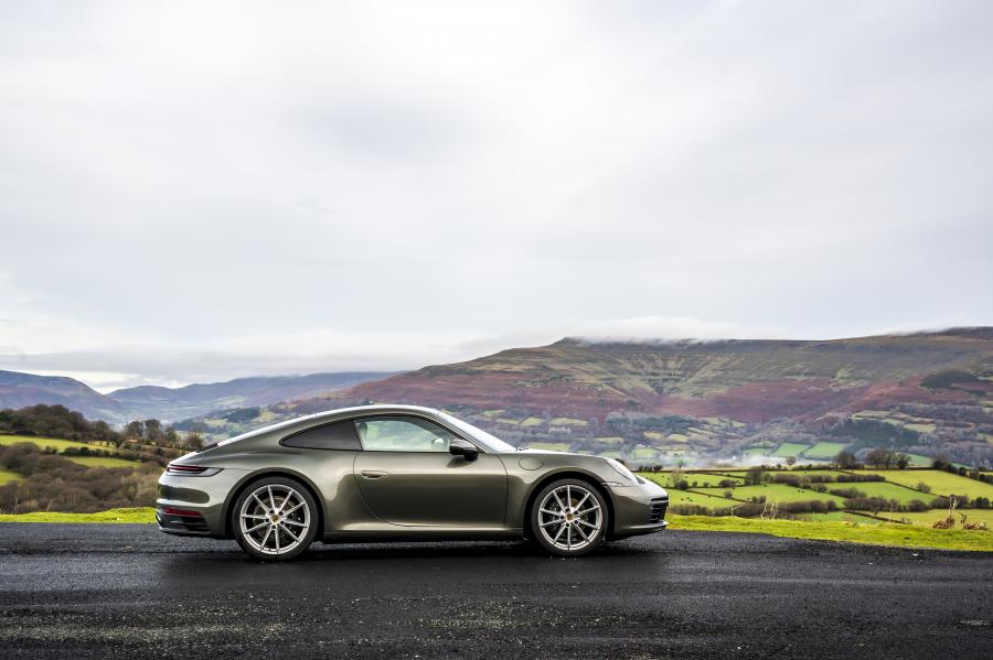  Porsche 911 Carrera (992) 2019 года  (UK) (фото 28 из 32)